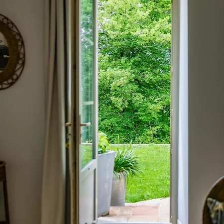 Lägenhet Le Refuge De La Breche Cahuzac-sur-Vère